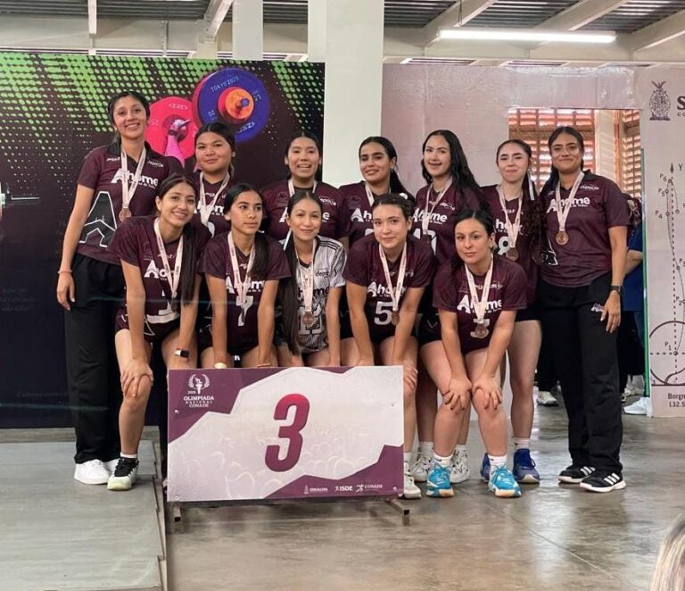 El karate do levanta la mano con 13 preseas