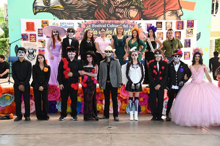 ¡Arte, color y tradición en la UAS! La comunidad de la Preparatoria Emiliano Zapata rinde homenaje a los fieles difuntos con altares y catrinas